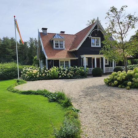 ナールデン Huize Koempoelan Bed & Breakfast エクステリア 写真