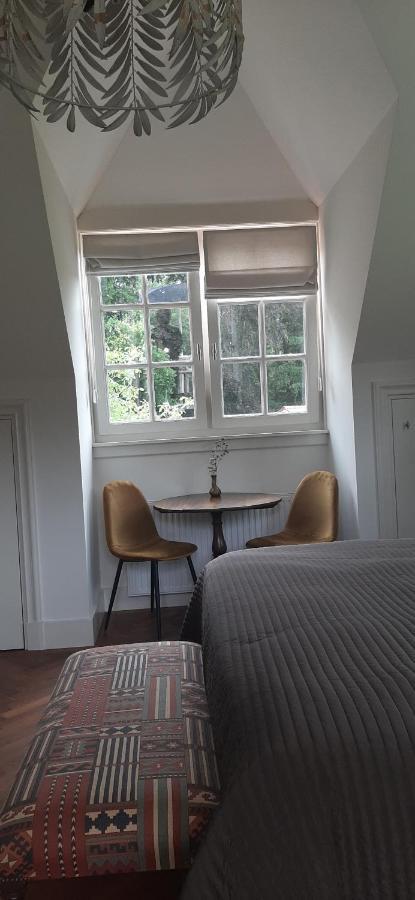 ナールデン Huize Koempoelan Bed & Breakfast エクステリア 写真