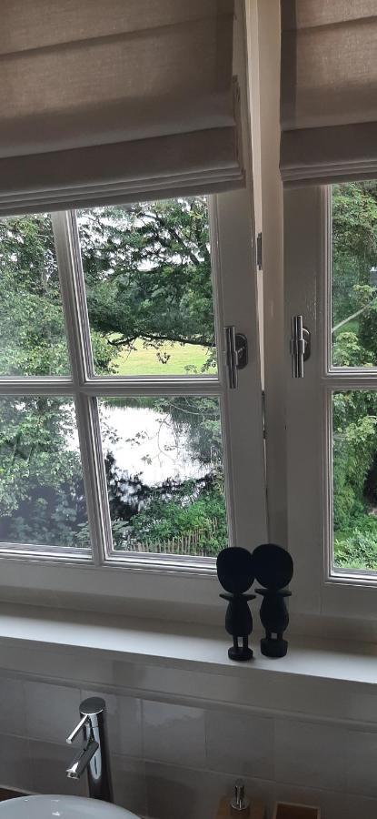 ナールデン Huize Koempoelan Bed & Breakfast エクステリア 写真