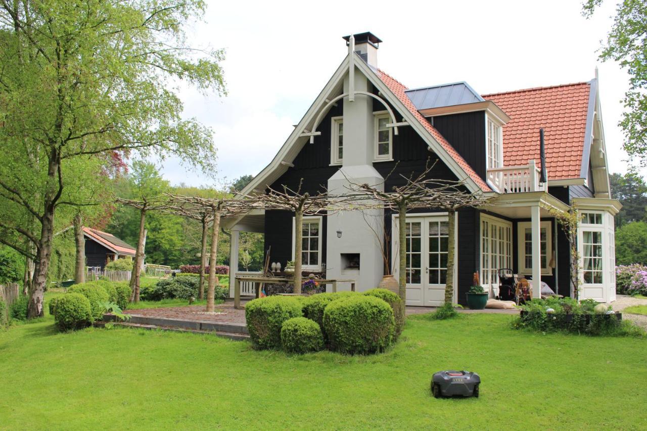 ナールデン Huize Koempoelan Bed & Breakfast エクステリア 写真