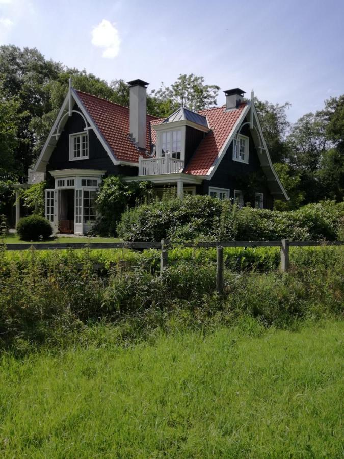 ナールデン Huize Koempoelan Bed & Breakfast エクステリア 写真