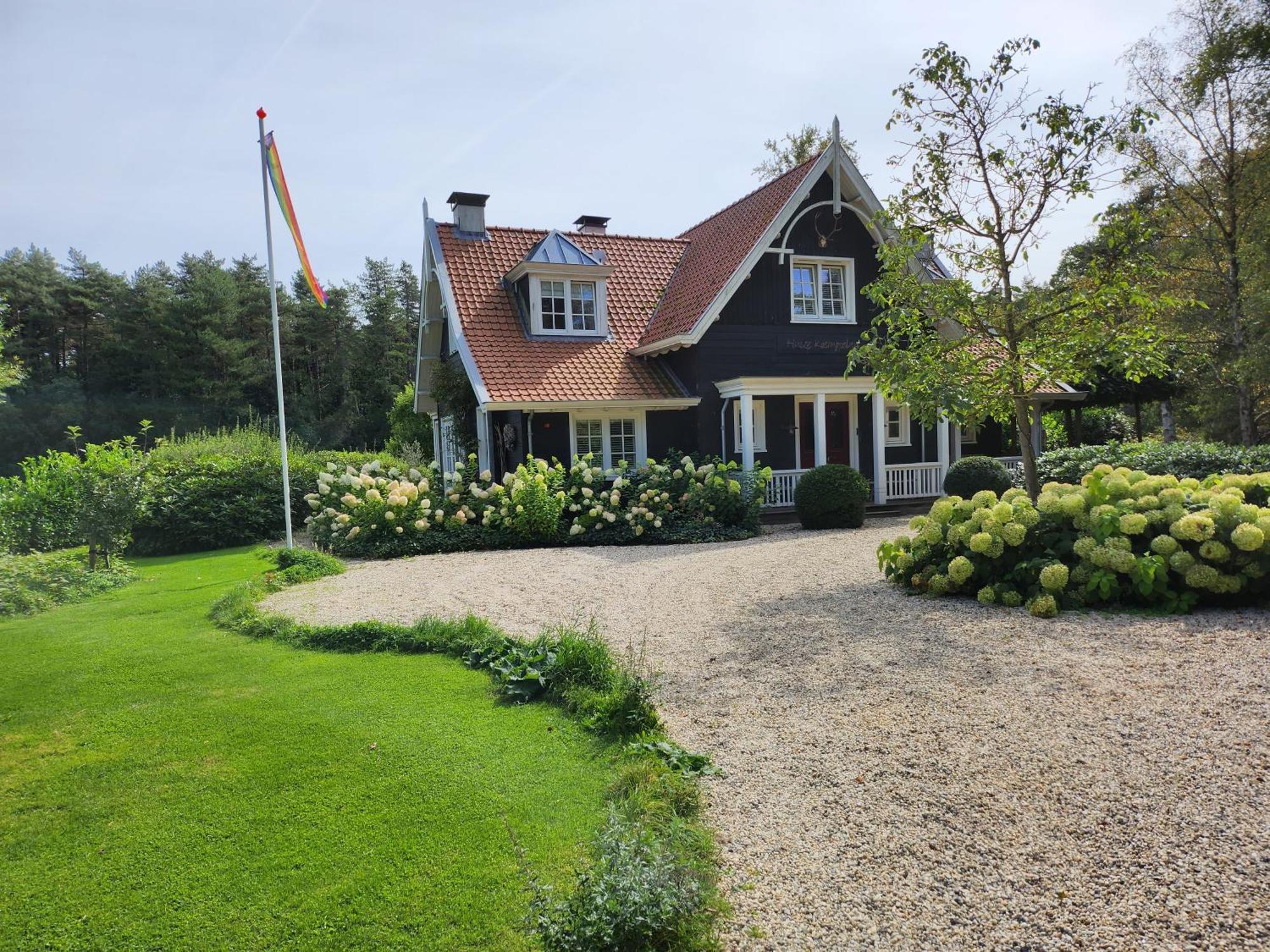 ナールデン Huize Koempoelan Bed & Breakfast エクステリア 写真